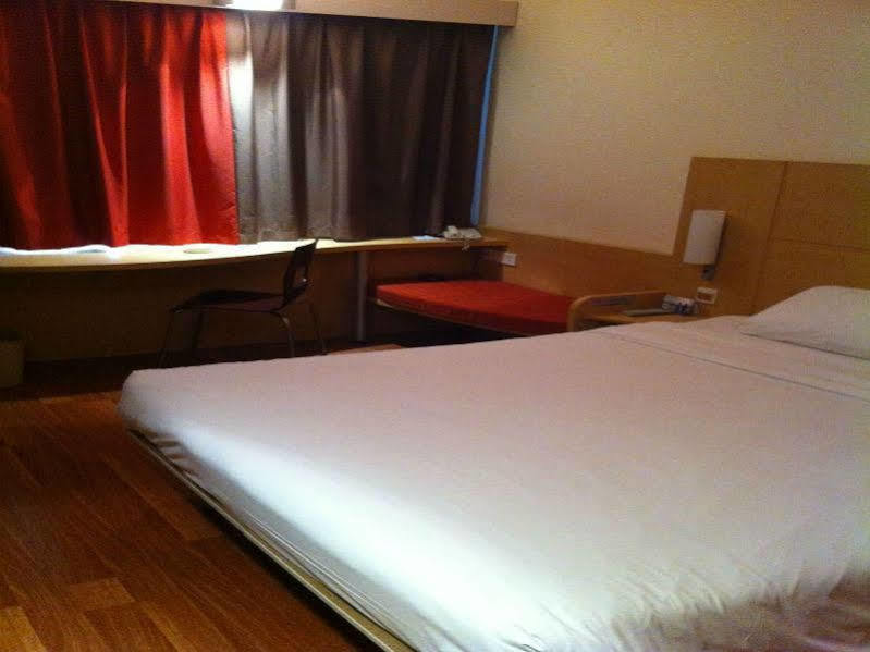 Ibis Chengdu Yongfeng Hotel Екстер'єр фото